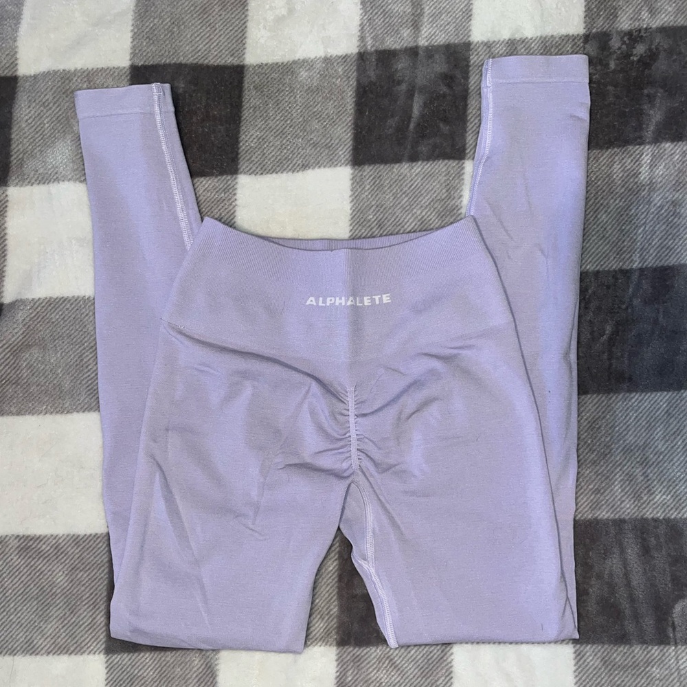 Alphalete Lavender Scrunch-Waist Leggings